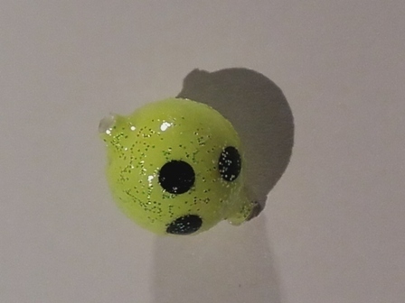 Lil Corky GCBS Glitter Chartreuse Black Spot Gr. 8 = 13 mm